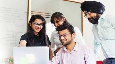 Career Option: આર્ટસ સ્ટ્રીમમાંથી 12મું કરીને આ ફિલ્ડમાં બનાવો કારકિર્દી, સારા પગાર સાથે મળશે ઘણી સુવિધાઓ