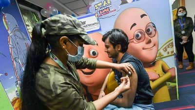 Board Exams 2022: વિદ્યાર્થીઓએ બોર્ડની પરીક્ષા પહેલા લેવી પડશે કોવિડ વેક્સિન, ICSEએ જાહેર કરી નોટિસ