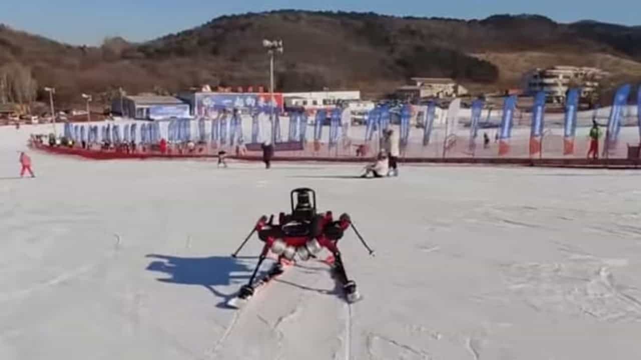 China Skiing Robot: ચીને બનાવ્યો 6 પગવાળો વિચિત્ર રોબોટ, સરહદ પર તૈનાત રહી કરશે આ કામ