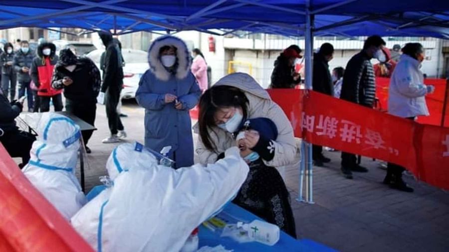 China : લોખંડના બોક્સમાં લોકોને કરાઇ રહ્યા છે ક્વોરૅન્ટીન, કોરોનાના નામે ચીનનો અત્યાચાર
