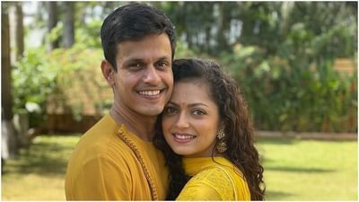 આજે દ્રષ્ટિ ધામીનો બર્થડે  છે. એક્ટ્રેસના જન્મદિવસ પર અમે તેના અને નીરજની લવ સ્ટોરી વિશે જણાવીશું. તમને જણાવી દઈએ કે એક્ટ્રેસનું જીવન હંમેશા ચર્ચામાં રહ્યુંછે. પરંતુ દ્રષ્ટિ ધામીએ પ્રયાસ કર્યો કેતેની લાઈફ હંમેશા પર્સનલ હોવી જોઈએ. નીરજ સાથે 6 વર્ષથી રિલેશનશિપમાં હોવા છતાં દ્રષ્ટિએ ક્યારેય તેના વિશે વાત કરી ન હતી. તેણે ક્યારેય તેમના સંબંધો વિશે કશું કહ્યું નથી. તે નીરજ સાથે અંગત રીતે ખુશ રહેતી હતી.
