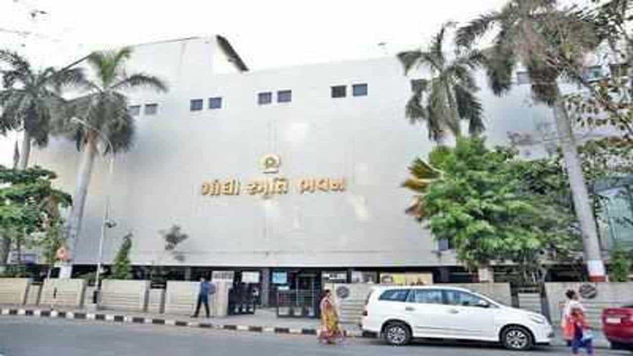 Surat : સુરતના પહેલા ઓડિટોરિયમ ગાંધી સ્મૃતિ ભવનનું 31 કરોડના ખર્ચે કરવામાં આવશે રીનોવેશન