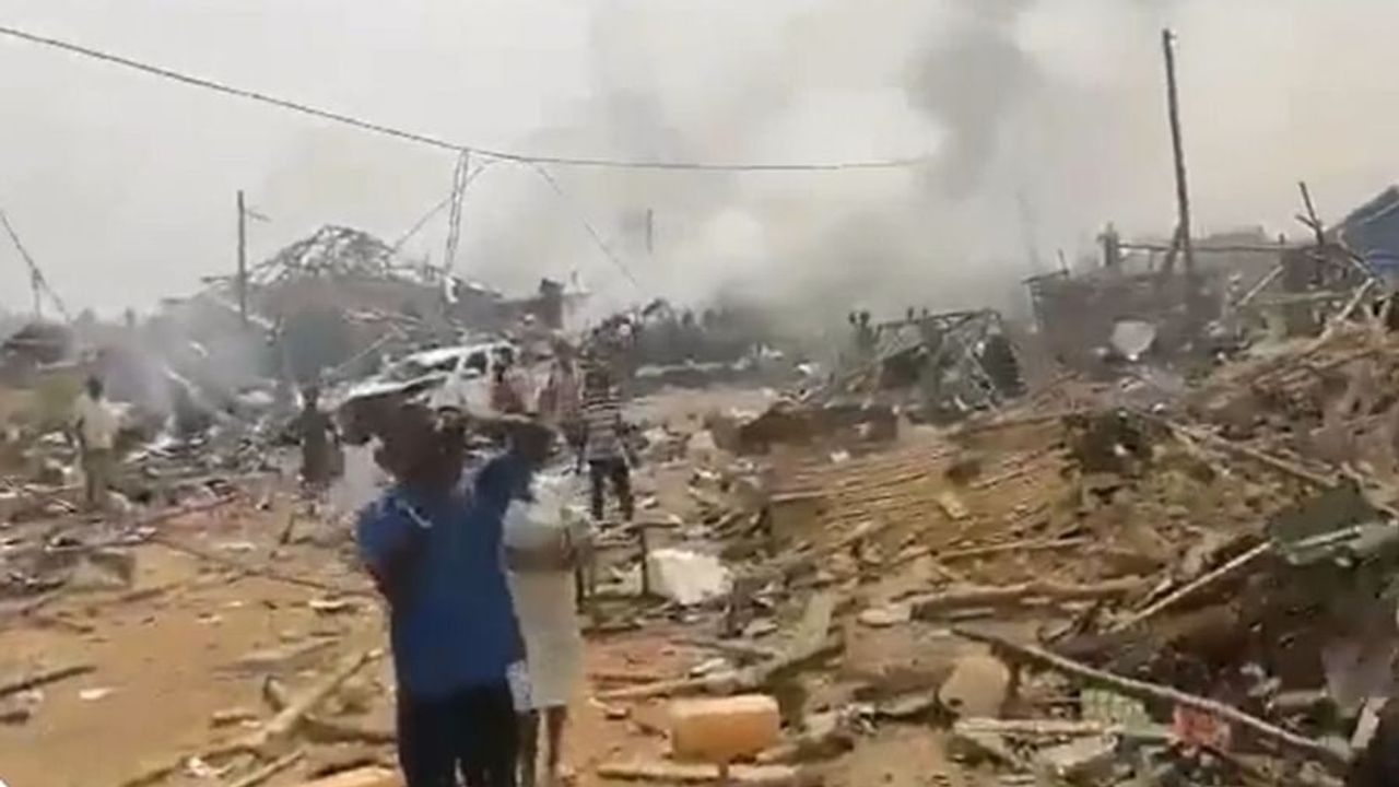 Ghana Blast: ઘાનામાં વિસ્ફોટકો ભરેલી ટ્રકમાં જોરદાર વિસ્ફોટ, 500 ઈમારતો નષ્ટ, અત્યાર સુધીમાં 17ના મોત, 59 ઘાયલ