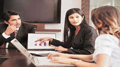 એક સર્વે અનુસાર નવી નોકરી શોધનારાઓમાં પુરુષો કરતા મહિલાઓ વધારે, કોરોના બાદ આ કારણોથી નોકરી બદલવાની રુચિ દર્શાવી રહી છે