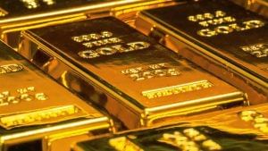 Gold : સોનામાં રોકાણ કરવા વિચારી રહ્યા છો? શુદ્ધ સોનામાં સસ્તી કિંમતે રોકાણ માટે આ અહેવાલ મદદરૂપ બનશે
