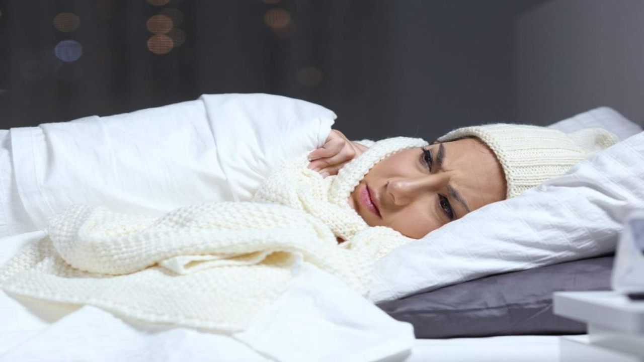 Health In Winter : શિયાળાની રાત્રે ગરમ કપડાં પહેરીને સુઈ જવાથી પણ થઇ શકે છે નુકશાન ?