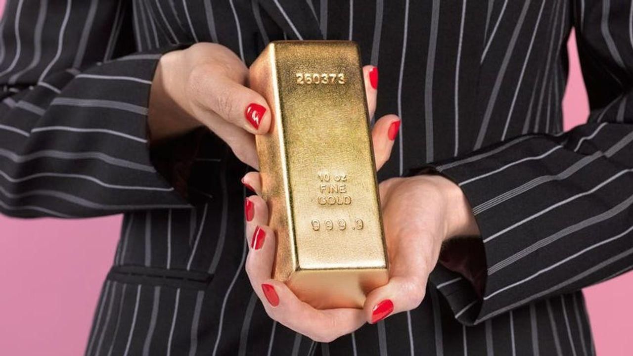 Gold Price Today : અમદાવાદમાં સોનાનો ભાવ રૂપિયા 50500 ને પાર પહોંચ્યો, જાણો DUBAI સહીત દેશ વિદેશમાં 1 તોલા સોનાની કિંમત શું છે?