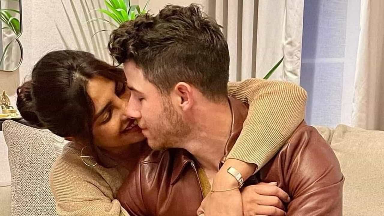 દેશી ગર્લ પ્રિયંકા ચોપરાના ઘરે ગુંજી ઉઠી કિલકારી, સેરોગેસીથી થયો બાળકનો જન્મ, સોશિયલ મીડિયામાં પોસ્ટ શેર કરી