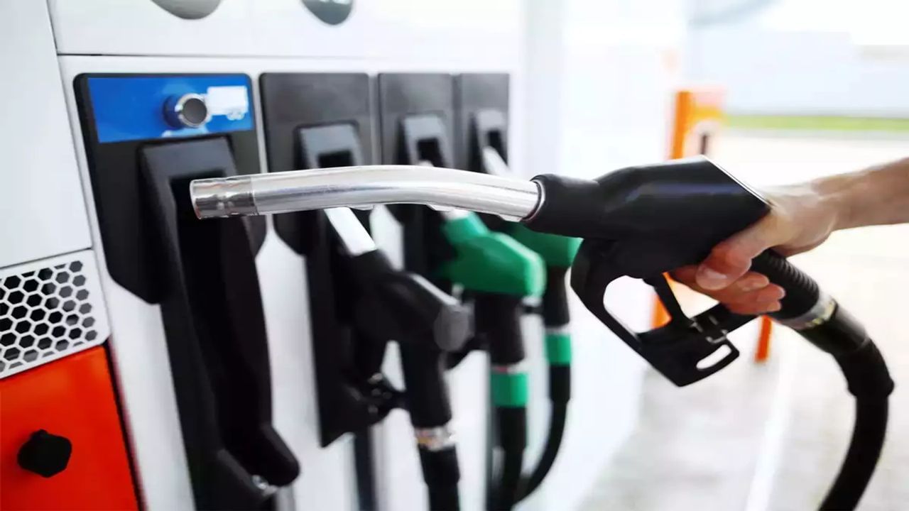 Petrol Diesel Price Today : ક્રૂડ ઓઈલની કિંમતમાં ઉછાળા વચ્ચે જાણો આજના પેટ્રોલ - ડીઝલના ભાવ