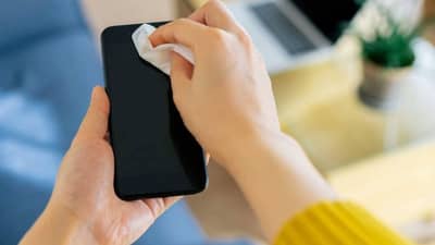 Corona: મોબાઈલ પણ તમને કરી શકે છે સંક્રમિત, આ સાવચેતીઓ રાખો