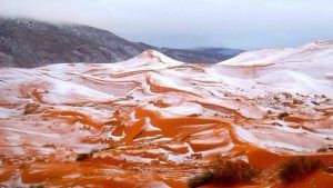 Video: રણમાં હિમવર્ષા ! બરફની સફેદ ચાદરથી ઢંકાયું વિશ્વનું સૌથી મોટું રણ Sahara, તાપમાન માઈનસ 2 ડિગ્રી