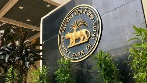 RBI એ સુરત અને રાજકોટની 3 બેંકો સામે દંડાત્મક કાર્યવાહી કરી, કેન્દ્રીય બેંકના નિર્દેશોનું પાલન ન થતાં લગાવાઈ ફટકાર