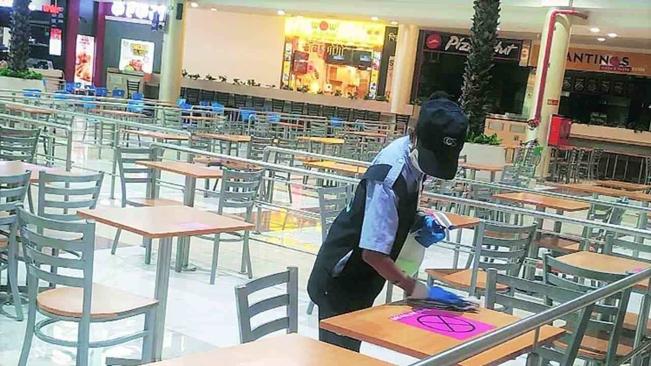 Surat : હોટેલ ઇન્ડસ્ટ્રીને ઓનલાઇન પાર્સલ સુવિધા ફળી, હોમ ડિલિવરીમા 20 ટકાનો ઉછાળો