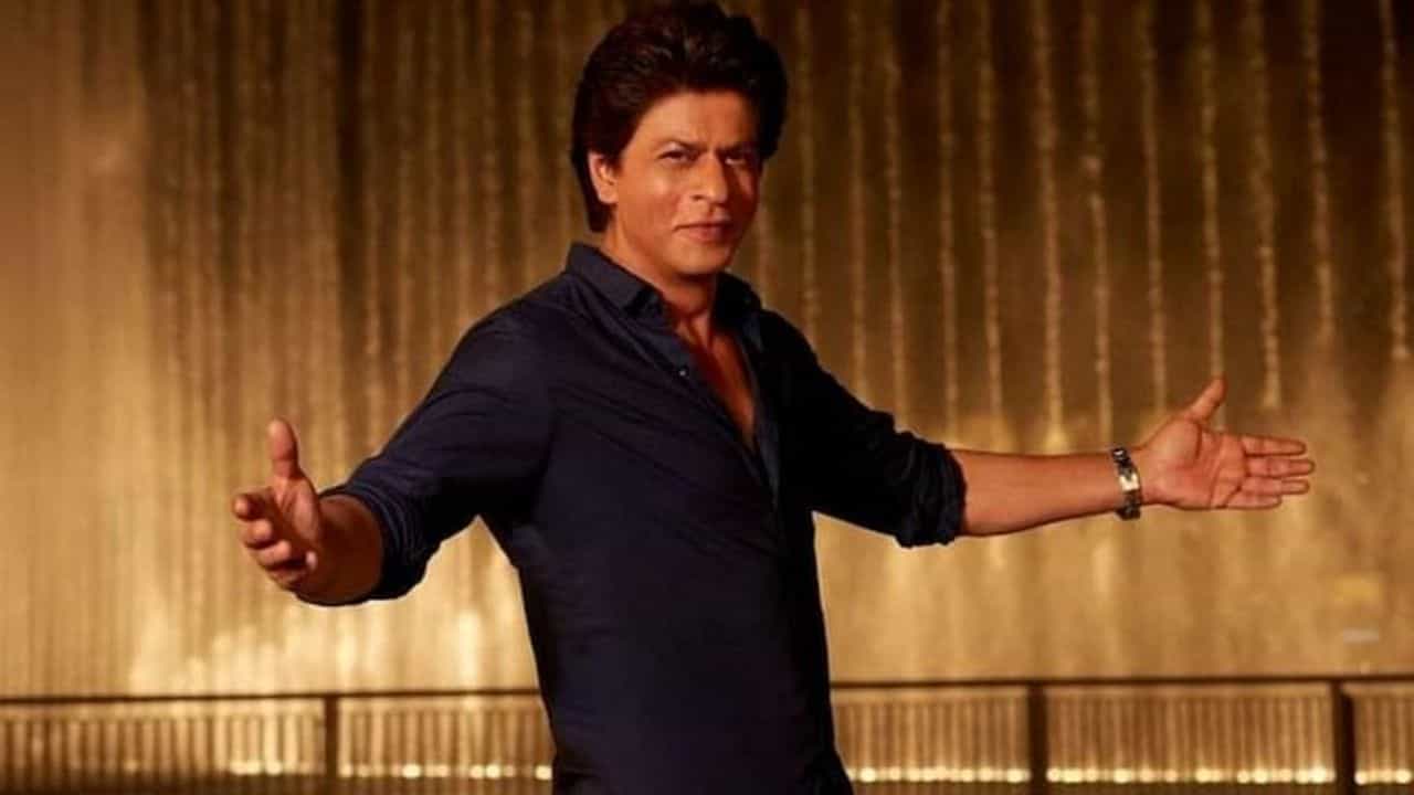 સોશિયલ મીડિયા પર #WeMissYouSRK થયુ ટ્રેન્ડ, યુઝર્સ આ રીતે કિંગખાનને કરી રહ્યા છે યાદ