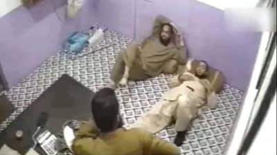 Viral: આરામથી બેઠા હતાને ધડામ દઈ માથે પડ્યો પંખો, વીડિયો જોઈ તમે પણ રૂમના પંખા સામે જોતા થઈ જશો