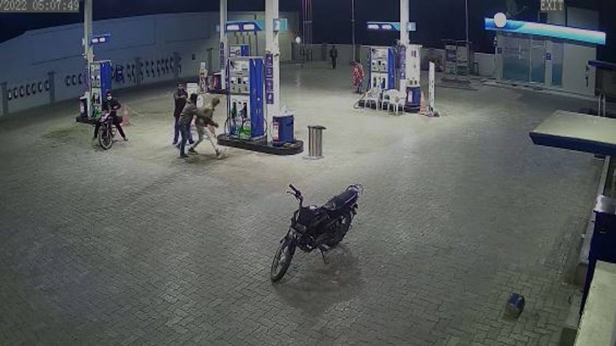 Surat: અસામાજિક તત્વોએ પેટ્રોલ પંપ પર માચીસ ચાંપી સળગાવાનો પ્રયાસ કર્યો