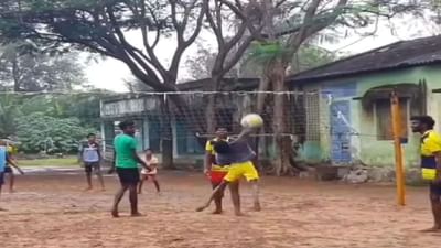 Video : આ ટેણિયાએ ઈન્ટરનેટ પર મચાવી ધમાલ, વોલીબોલ રમવાનુ ટેલેન્ટ જોઈને યુઝર્સ કહ્યુ યે બચ્ચા નહી બિજલી હૈ