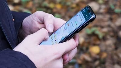 WhatsAppએ કથિત રીતે iOS પર એક નવી સુવિધાનું પરીક્ષણ કરવાનું શરૂ કર્યું છે જે વપરાશકર્તાઓને ચેટ અને ગ્રૃપમાંથી નવા મેસેજ પ્રાપ્ત કરતી વખતે સિસ્ટમ નોટિફિકેશન્સમાં પ્રોફાઇલ પિક્ચર બતાવવા દે છે. WhatsAppના iOS બીટા ટેસ્ટર્સ જ્યાં સુધી તેઓ એપના iOS 15 અને વર્ઝન 2.22.1.1નો ઉપયોગ કરી રહ્યાં હોય ત્યાં સુધી આ સુવિધા રોલઆઉટ થઈ રહી છે.