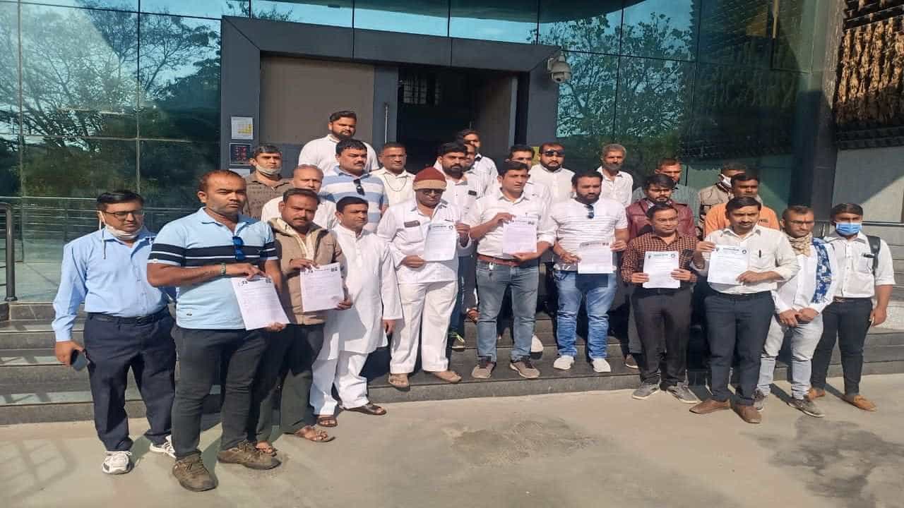 રાજકોટ : ગ્રીષ્મા વેકરિયા હત્યા કેસ-લોકોમાં હત્યારા સામે ભારે રોષ, વેકરિયા પરિવારે કરી મૃત્યુદંડની માગ