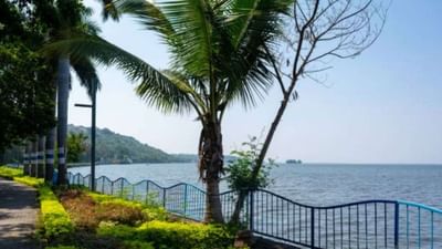 મધ્યપ્રદેશની રાજધાની હોવા ઉપરાંત, ભોપાલને સરોવરોના શહેર તરીકે પણ ઓળખવામાં આવે છે. ભોપાલ ખૂબ જ સુંદર શહેર છે. આ શહેર પ્રવાસીઓમાં ફરવા માટે ખૂબ જ પસંદ કરવામાં આવે છે. તમે કોઈપણ મહિનામાં ભોપાલની મુલાકાતનો આનંદ માણી શકો છો. શૌર્ય મેમોરિયલ, ભારત ભવન, ભીમબેથકા, શહીદ ભવન, બિરલા મંદિર, વન વિહાર, વોટર પાર્ક વગેરે ભોપાલ શહેરનું ગૌરવ છે, ચાલો જાણીએ અહીંની શ્રેષ્ઠ જગ્યાઓ.