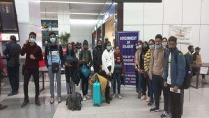યુક્રેનમાં ફસાયેલા 32 વિદ્યાર્થી રેસ્ક્યૂ ફ્લાઈટથી સહી સલામત દિલ્હી એરપોર્ટ પહોંચ્યા, તમામ ગુજરાત આવવા થયા રવાના