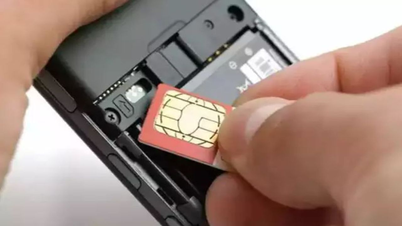 Tech Tips: Sim Card લગાડવામાં ના કરવી આ ભૂલ, તેનાથી સ્લો ઈન્ટરનેટ અને આવી શકે છે અન્ય સમસ્યા