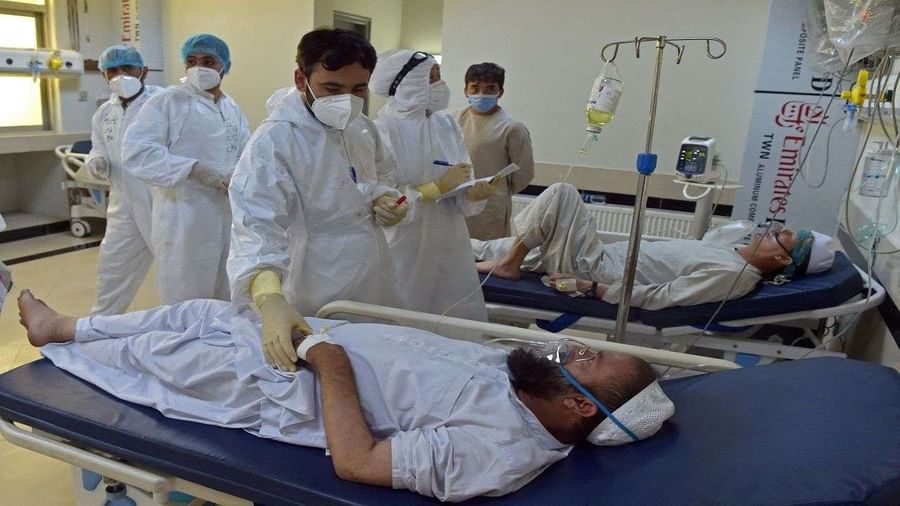 અફઘાનિસ્તાનની હેલ્થ કેર સિસ્ટમની ખરાબ સ્થિતિ, કોવિડના વધતા કેસ વચ્ચે માત્ર પાંચ હોસ્પિટલો જ સારવાર માટે ઉપ્લબ્ધ