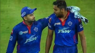 IPL 2022 Auction: અવેશ ખાન દિલ્હી કેપિટલ્સનો હિસ્સો ના બની શકતા ઋષભ પંતે કહ્યુ સોરી જોડી ના શક્યા