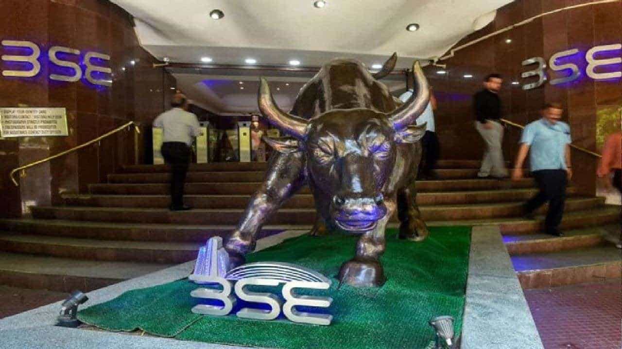 Closing Bell : છેલ્લા કલાકમાં લપસ્યું શેરબજાર, સતત છઠ્ઠા સત્રમાં નુકસાન સાથે થયુ બંધ
