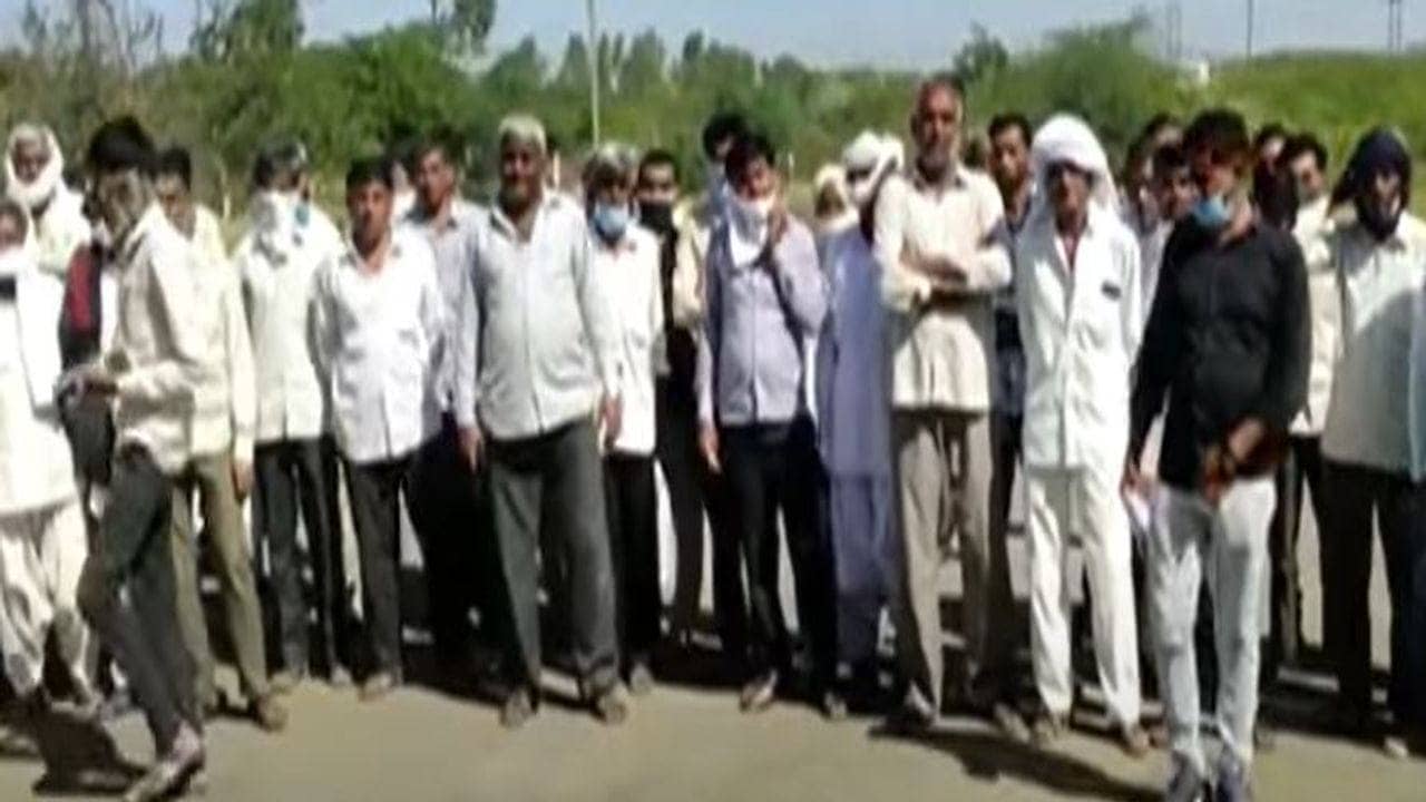 Kutch : ભુજમાં જવાહરનગરમાં વીજ લાઈન નાખવા મુદ્દે ખેડૂતોએ વિરોધ નોંધાવ્યો