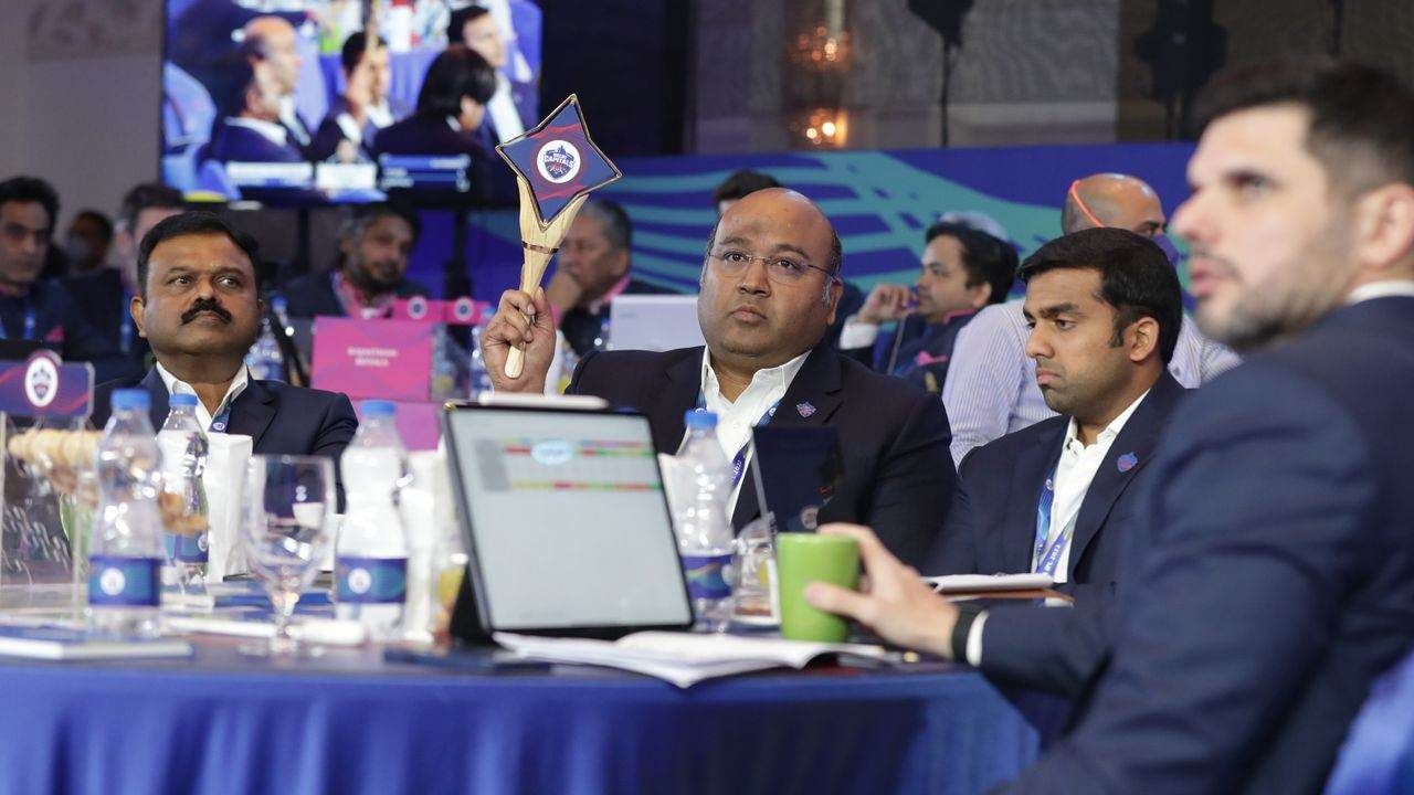 IPL 2022 Auction: ઓક્શનમાં થઇ ગયો ગોટાળો ! મુંબઇ ઇન્ડિયન્સે 'ઉંચી' બોલી લગાવી તોય ખેલાડી દિલ્હી કેપિટલ્સનો થયો, Video