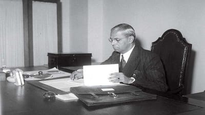 Budget 1947 – સ્વતંત્ર ભારતનું પ્રથમ બજેટ રજૂ થયું. દેશના પ્રથમ નાણાં પ્રધાન આર.કે. શનમુખામ ચેટ્ટીએ સ્વતંત્ર ભારતનું પહેલું બજેટ રજૂ કરતી વખતે દેશના સંરક્ષણ વિભાગને રૂ 197.39 કરોડ કુલ ખર્ચના 46 ટકા ફાળવ્યા હતા. આ બજેટને ઘણી રીતે મૂળભૂત અને દૂરગામી માનવામાં આવતું હતું.