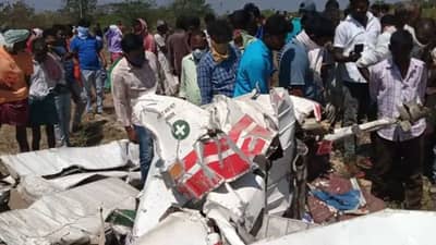 તેલંગાણાના નાલગોંડામાં હેલિકોપ્ટર ક્રેશ થયું, 1 ટ્રેઇની પાઇલટ સહિત 2 પાઇલટના મોત, જુઓ Viral Video