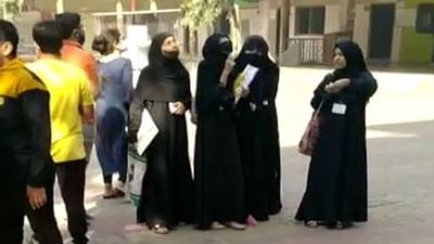 Surat: પી.પી. સવાણી સ્કૂલમાં પ્રખરતા શોધ કસોટીમાં વિદ્યાર્થિનીઓ હિજાબ પહેરીને આવતા વિવાદ