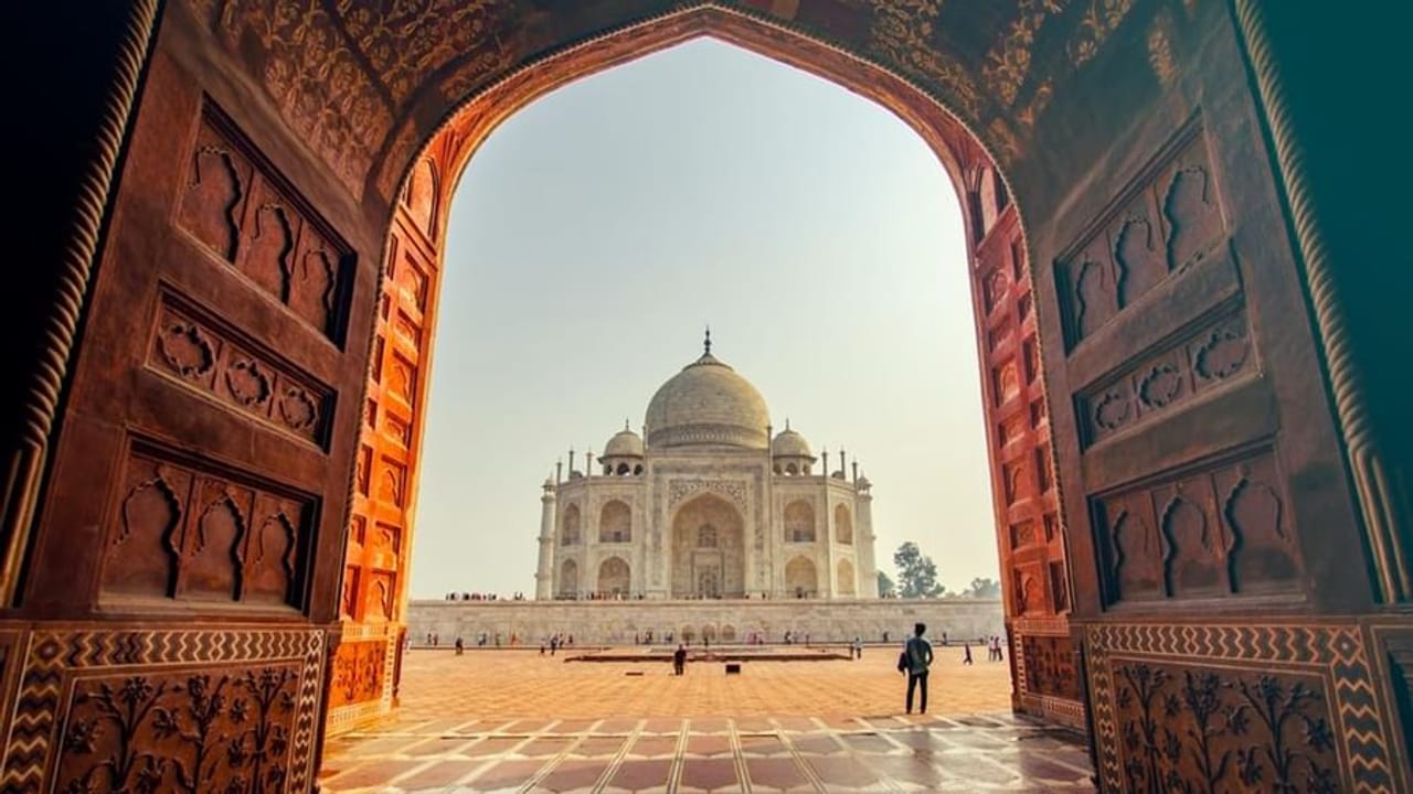 શું શાહજહાંએ તાજમહેલ બનાવનાર મજૂરોના હાથ કાપી નાખ્યા હતા, જાણો હકીકત