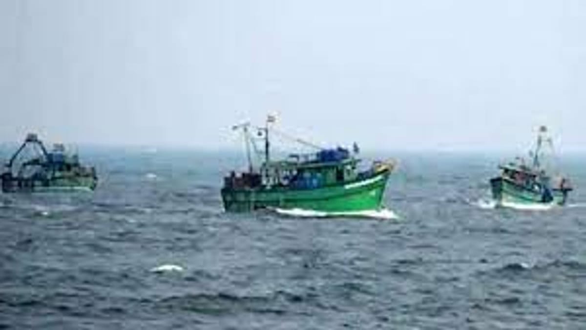 Porbandar: ભારતીય જળસીમામા ઘૂસીને, પાકિસ્તાન મરીન સિક્યોરિટીએ 5 ભારતીય બોટ, 30 માછીમારોનુ કર્યુ અપહરણ