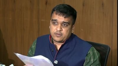 Surat: એક તરફી પ્રેમમાં યુવતીની હત્યા મામલે ગૃહ રાજ્યપ્રધાન મૃતકના પરિવારને મળ્યા, પરિવારને વહેલી તકે ન્યાયની આપી બાંહેધરી આપી