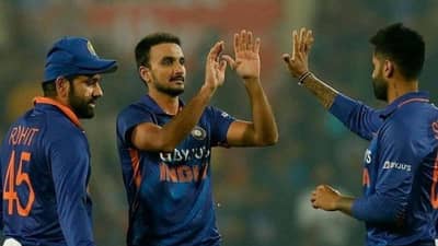 RCB માં વિરાટ કોહલીની ટીમમાં રહેલા હર્ષલ પટેલે કેપ્ટનશીપની બાબતમાં રોહિત શર્માના કર્યા વખાણ, કહ્યુ જેવો જોઇ છે તેવો કેપ્ટન છે