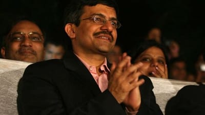 કેન્દ્રીય શિક્ષણ મંત્રાલયે (Ministry of Education) IAS અધિકારી વિનીત જોશીને (Vineet Joshi) CBSEના નવા અધ્યક્ષ તરીકે નિયુક્ત કર્યા છે. કેન્દ્રીય શિક્ષણ મંત્રાલયના શાળા શિક્ષણ અને સાક્ષરતા વિભાગે 14 ફેબ્રુઆરીએ આ અંગેની માહિતી જાહેર કરી છે. વિનીત જોશી આ પદ પર IAS મનોજ આહુજાનું સ્થાન લેશે. વિનીત જોશી અગાઉ ઉચ્ચ શિક્ષણ વિભાગમાં અધિક સચિવ તરીકે નિયુક્ત હતા. ચાલો વિનીત જોશીની અત્યાર સુધીની સફર પર એક નજર કરીએ. (ફોટો ક્રેડિટઃ ટ્વિટર)