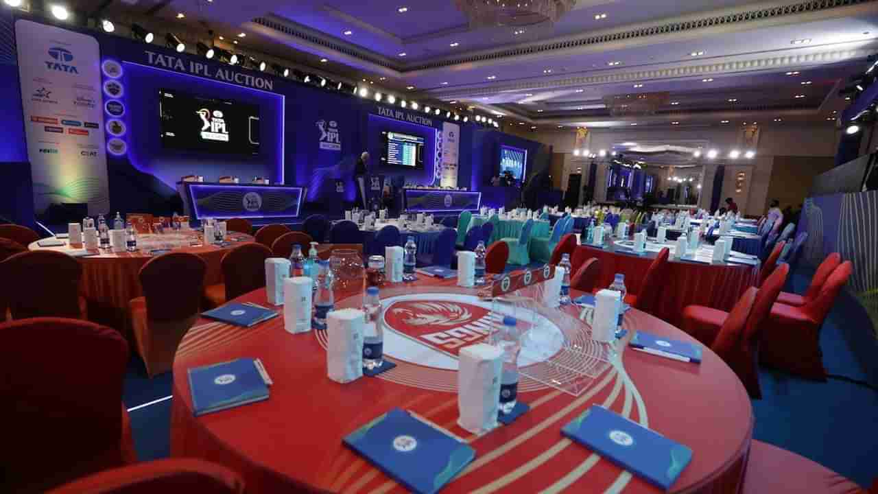 IPL Auction 2022: આ ખેલાડીઓ વેચાયા બાદ પણ ભોગવવુ પડ્યુ નુકશાન, સેલરી પર ફરી ગઇ કાતર, જુઓ લિસ્ટ