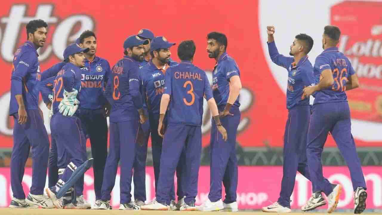 IND vs SL 2nd T20I, Playing XI: ટીમ ઇન્ડિયાએ ટોસ જીતીને પહેલા બોલીંગ પસંદ કરી, જાણો કેવી છે પ્લેયીંગ ઇલેવન