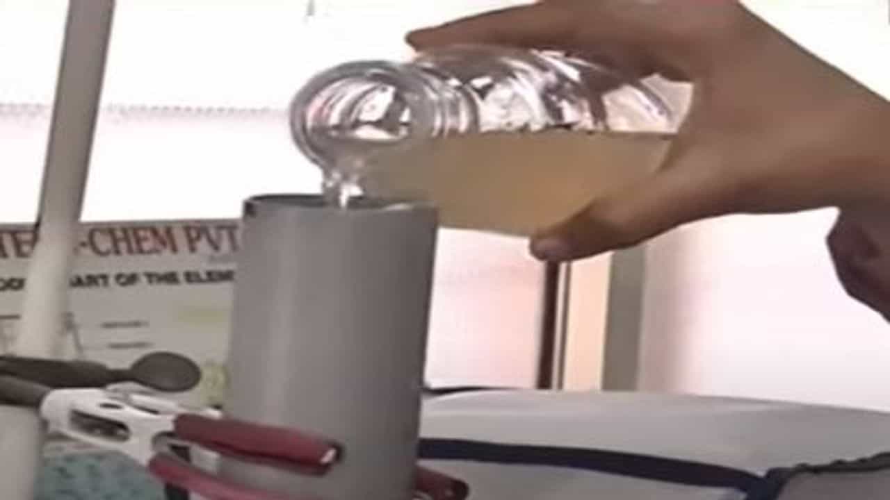 અમદાવાદની વિદ્યાર્થિનીએ બનાવ્યુ અનોખુ વોટર પ્યોરીફાયર, ઇલેક્ટ્રીસટી વગર એક સેકન્ડમાં શુદ્ધ પાણી મળશે