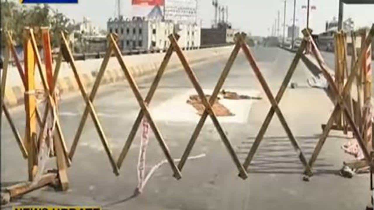 Ahmedabad: હાટકેશ્વર બ્રિજ પર આ વર્ષમાં ચોથુ ગાબડુ પડ્યુ, કોર્પોરેશનની કામગીરી સામે અનેક સવાલો