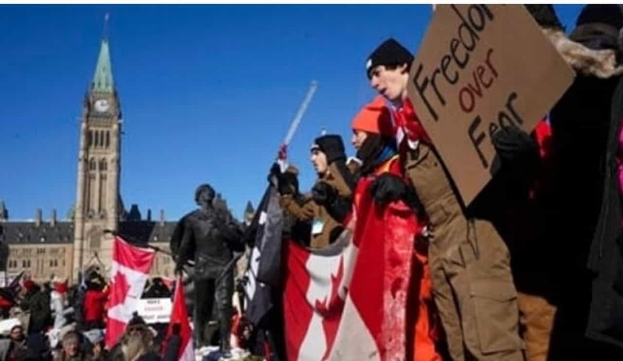 કેનેડામાં થયેલા વિરોધ પ્રદર્શનથી ગભરાયું ફ્રાંસ, પેરિસમાં કોવિડ પ્રતિબંધો વિરુદ્ધ પ્રદર્શન અને રસ્તો બ્લોક કરવા પર થશે જેલ