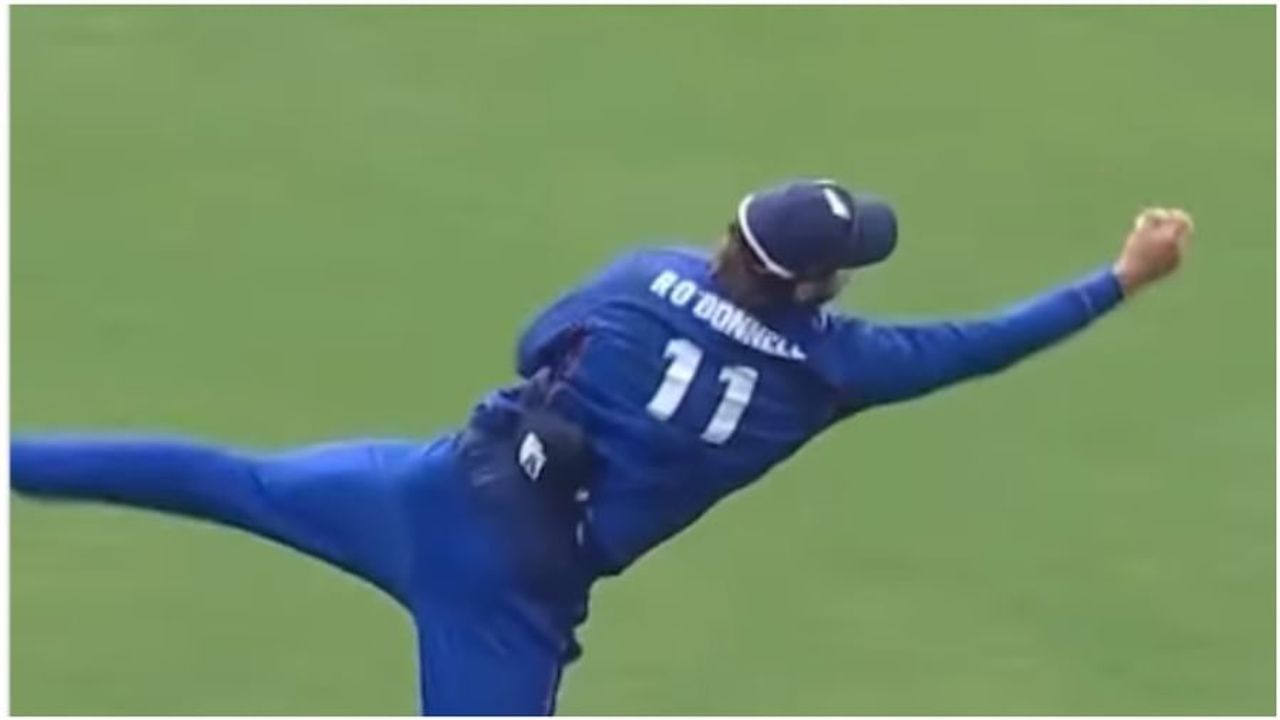Cricket Video: આ તો ખેલાડી છે કે સુપરમેન ! અકલ્પનિય કેચ ઝડપીને સૌને દંગ રાખી દીધા, જુઓ