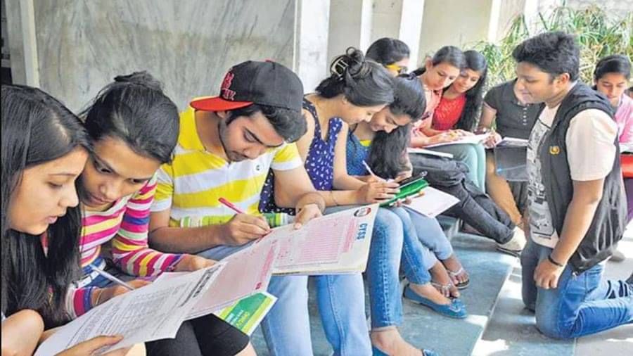 વિદેશમાં ભણવા જતા વિદ્યાર્થીઓ રહો સચેત, કેનેડાની 3 કોલેજો અચાનક બંધ થવાને કારણે ગુજરાત સહિત હજારો ભારતીય વિદ્યાર્થીઓ મુશ્કેલીમાં