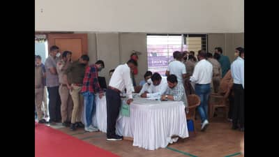 Surat : પોલીસ કર્મીઓનો હેલ્થ ચેકઅપ કેમ્પ યોજાયો, વિના મૂલ્યે સારવાર પણ કરાશે