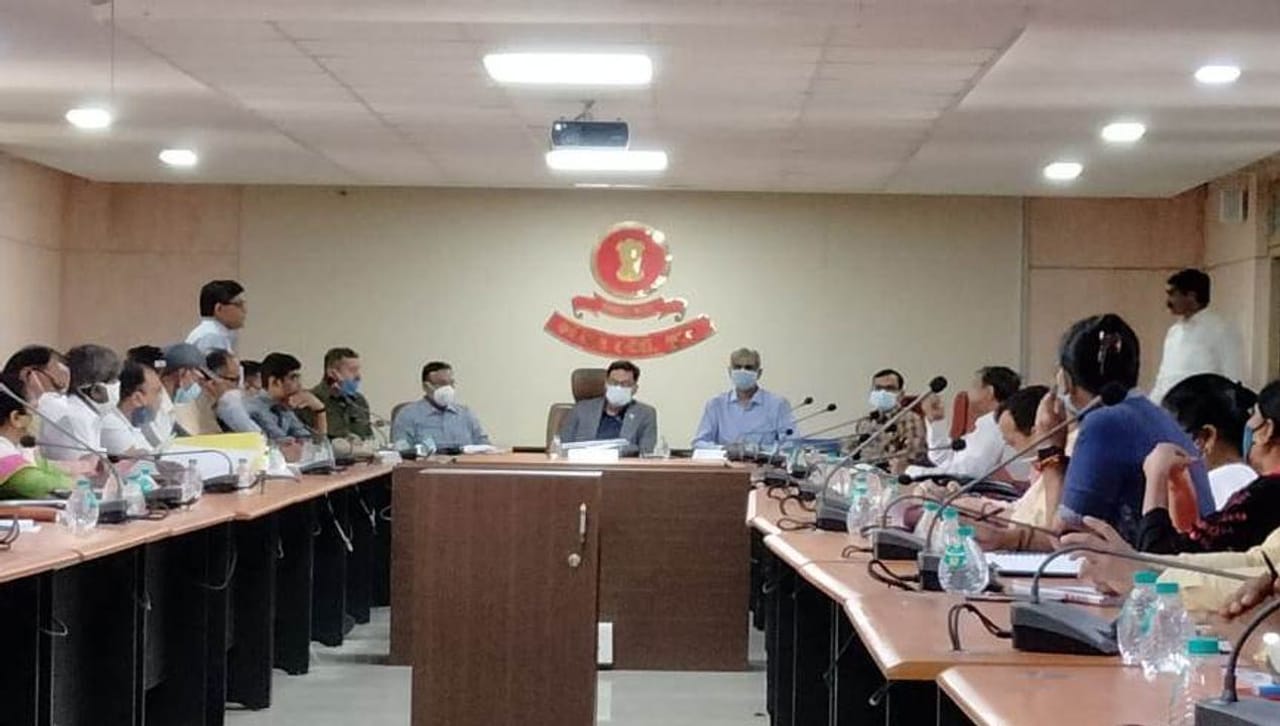 Surat: જિલ્લા સંકલન બેઠકમાં લોક સમસ્યા ઉકેલવામાં ધારાસભ્યોને કોઈ રસ ન હોય તેવા દૃશ્યો સામે આવ્યા