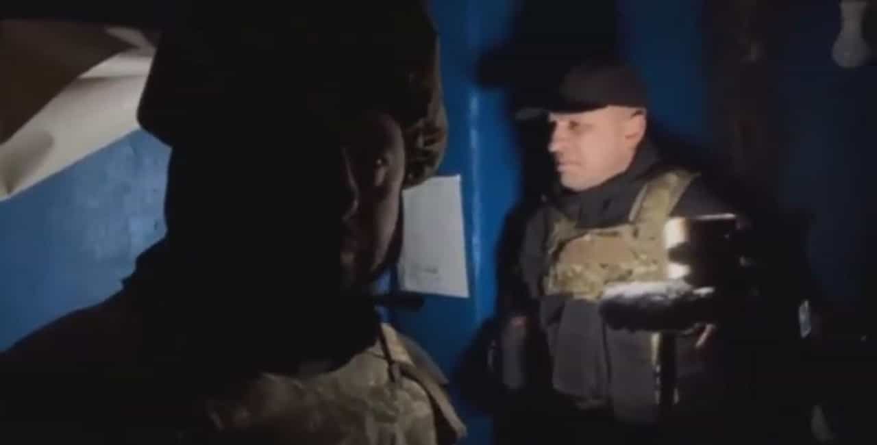 યુક્રેનની સરહદ પર મોર્ટારનો મારો, ઝપેટમાં આવેલા ગૃહમંત્રી અને સૈન્ય અધિકારીઓએ, આશ્રયસ્થાનમાં છુપાઈને બચાવ્યો જીવ