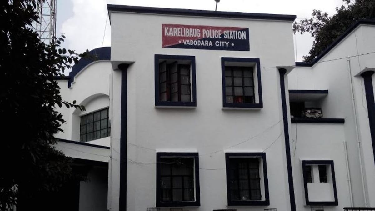 વડોદરામાં પણ સાગમટે બદલીને ઘાણવોઃ  પોલીસ કમિશ્નરે કારેલીબાગ પોલીસ સ્ટેશનના સમગ્ર સ્ટાફની એક સાથે બદલી કરી નાખી